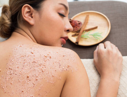 Peeling na tělo, víte, proč je dobré používat pravidelně peeling na tělo?